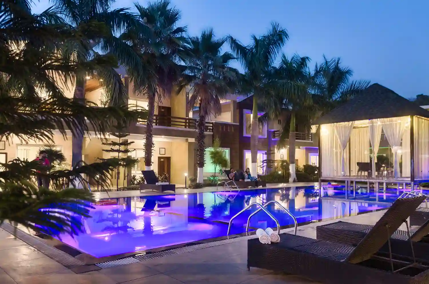Resorts & Architecture · 22